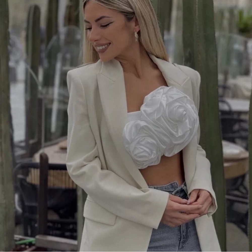 Zara Rose Appliqué White Crop Top - Picture 5 of 10
